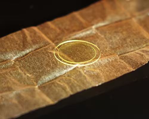 加基板的钇铝石榴石晶体